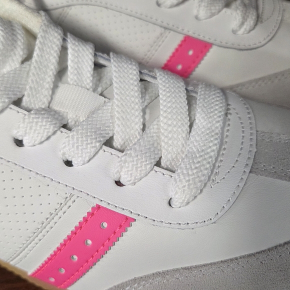 Skechers White and Pink Big Girls Sneakers - Picture 5 of 6